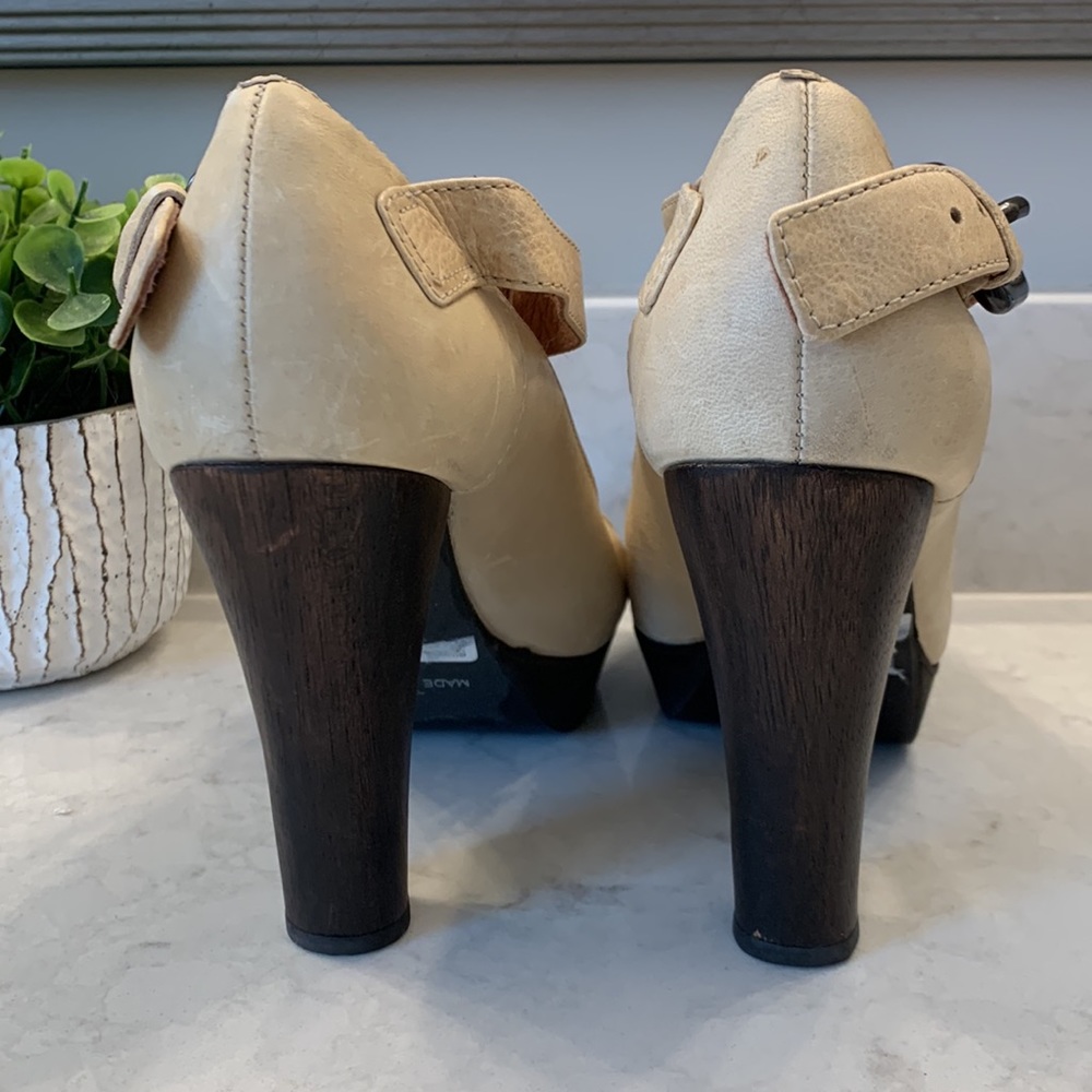 TopShop Ruffled Block Heels - Picture 3 of 5